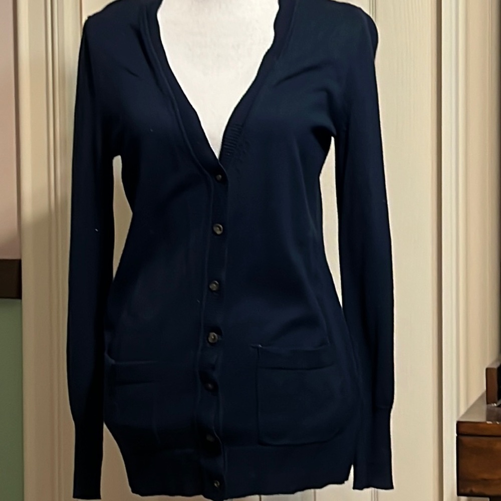 Liz claiborne button up cardigan with front pockets